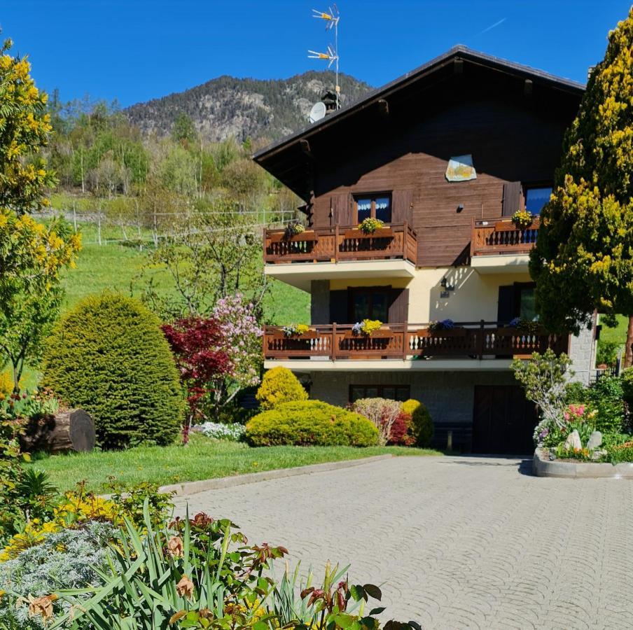 Casa Margherita Chambres D'Hotes & Spa Challand-Saint-Anselme Zewnętrze zdjęcie